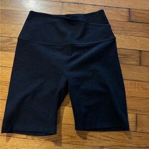 Beyond Yoga Bike Shorts in Darkest Night
